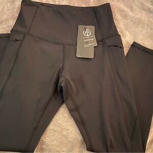 Move Theology Endeavor Capri Size Small BNWT